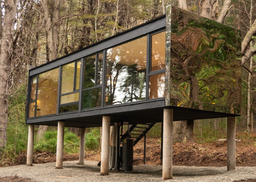 Casa Espejo glass side